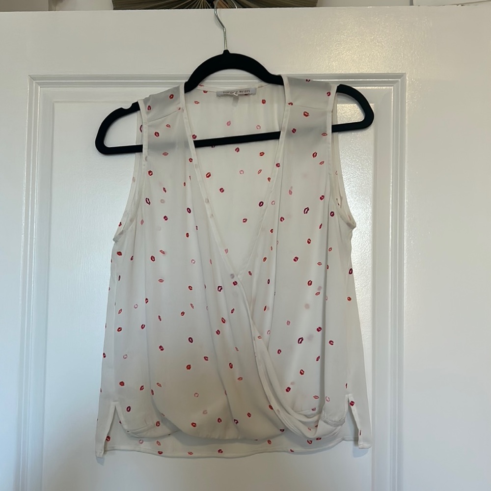 Women’s Lipstick Blouse!